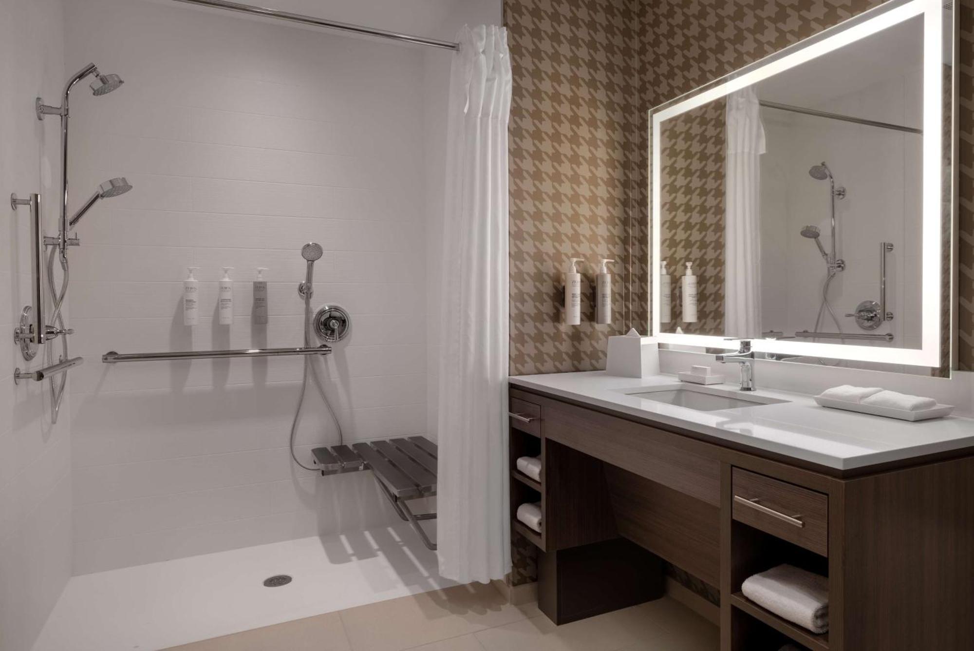 Home2 Suites By Hilton Бристоль Экстерьер фото